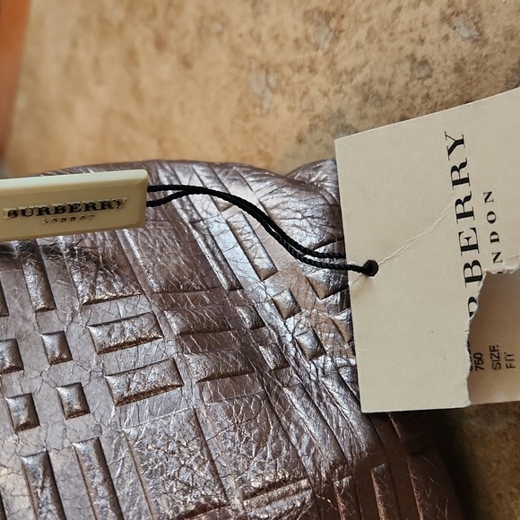 Burberry Shimmering Bronze Toiletry Bag With Tag Attached - Picture 3 of 13